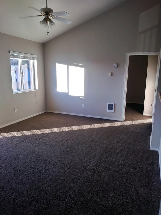 Photo - 221 S Glenn St Unidad 309