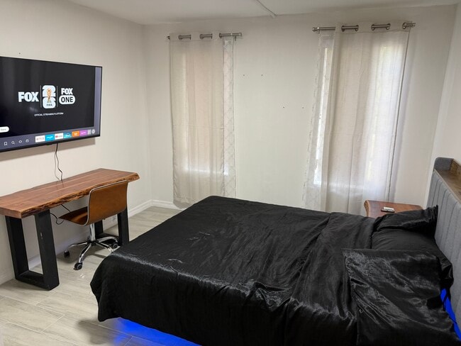 2nd bedroom for rent - 13700 SW 62nd St Unit 244
