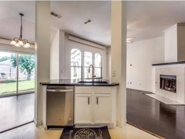 Photo - 2907 Nandina St