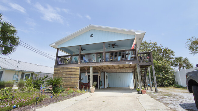 Photo - 513 Lantana St House
