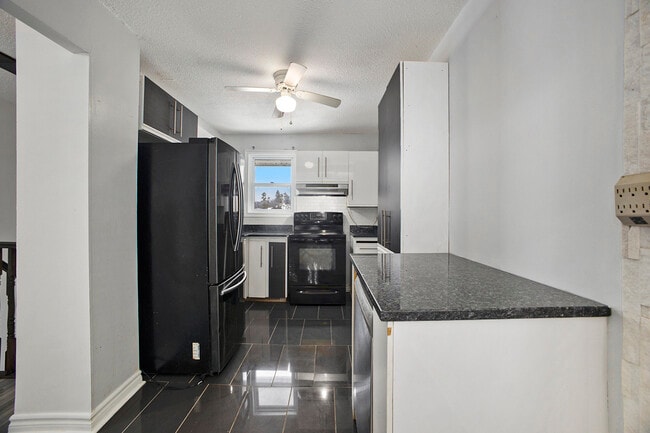 Photo - 159 Castlefrank Rd