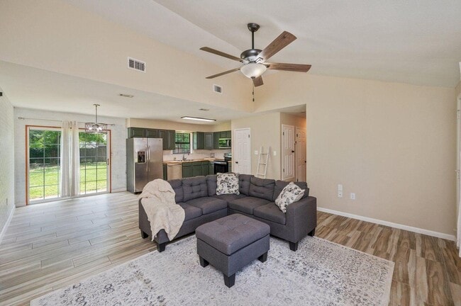 Photo - 212 Grand Prix Dr