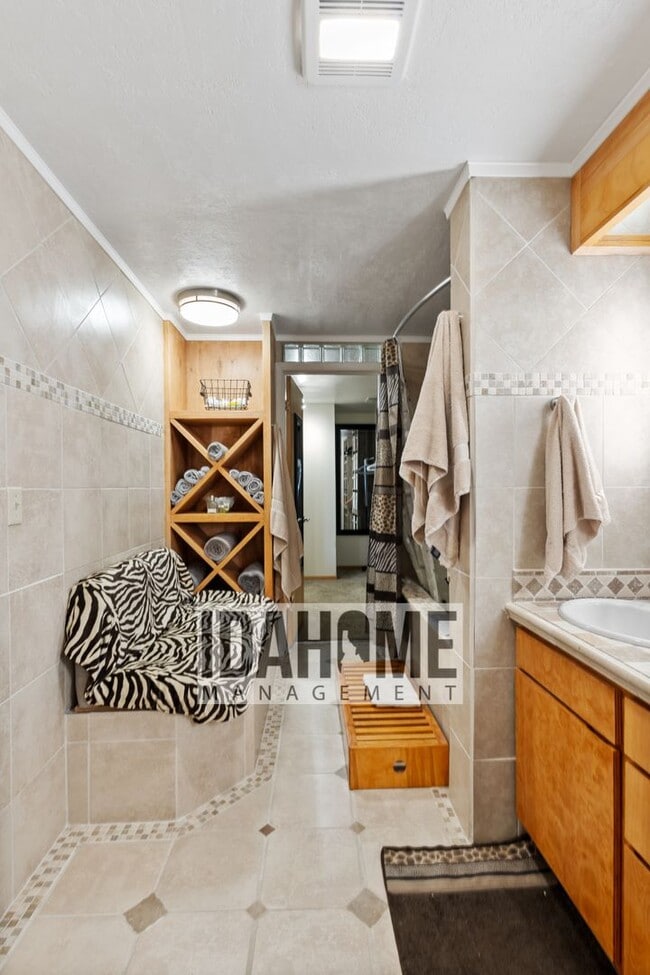 Photo - 1045 Sagewood Pl Unit Lower