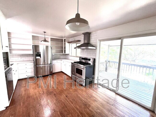 Photo - 1139 N Sunset Dr