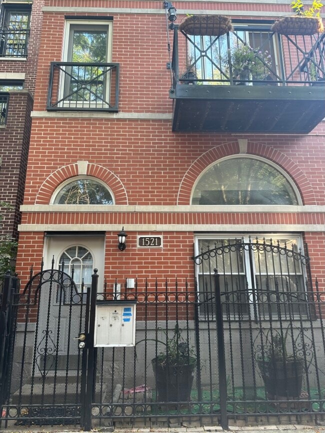 Photo - 1521 W Walton St Unit #2
