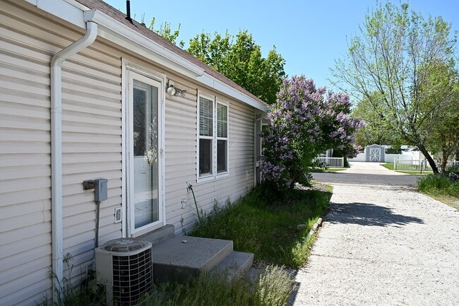 Photo - 101 Meadow Cir