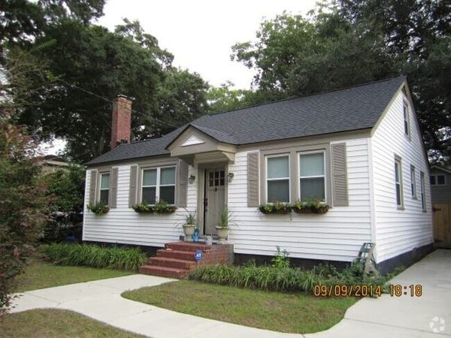 Building Photo - 2049 Medway Road Rental