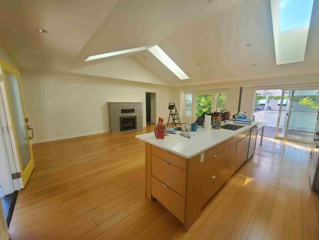 Photo - 3623 Woodlawn Ave N
