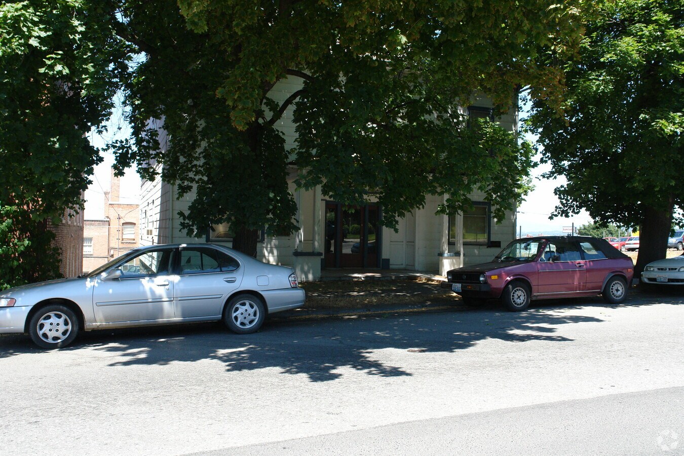 Photo - 320 W 5th Ave