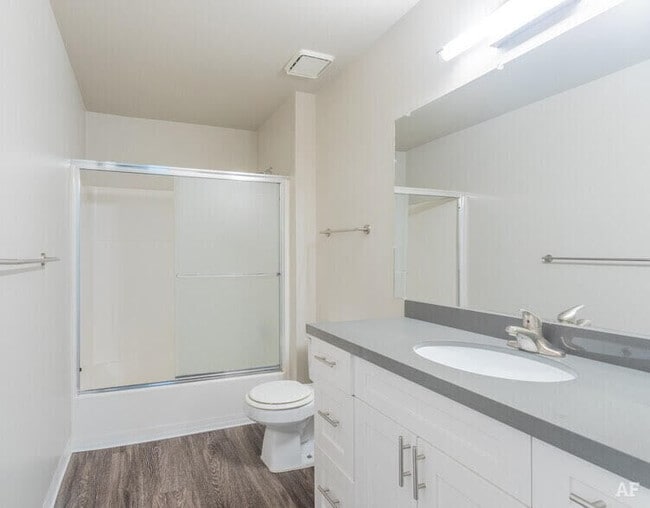 Photo - Somerset Apartments