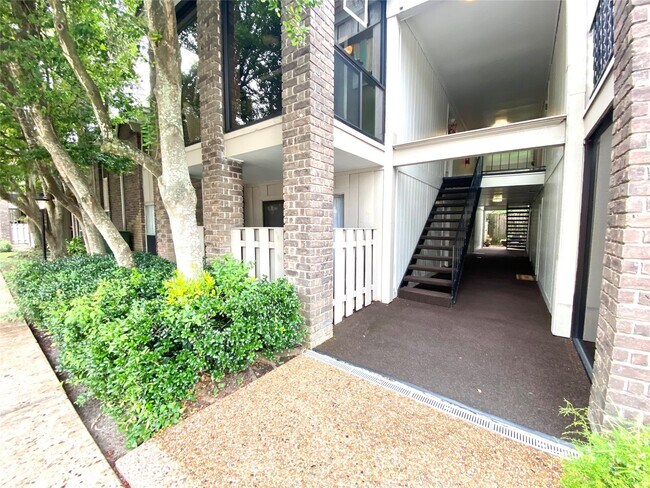 Building Photo - 7575 Katy Fwy Unit 11 Rental