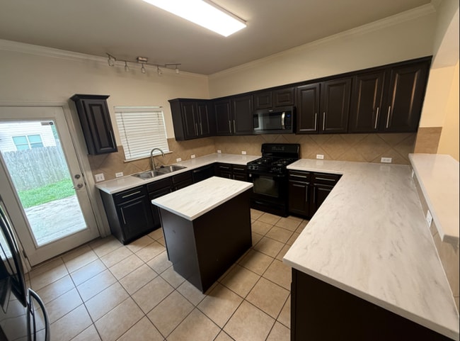 Photo - 7513 S Glenn St