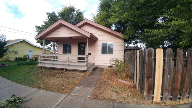 * PENDING APPLICATIONS* 2 Bedroom 1 Bath H... - * PENDING APPLICATIONS* 2 Bedroom 1 Bath H... House