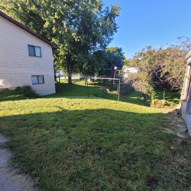 Photo - 1409 Crooks Ave