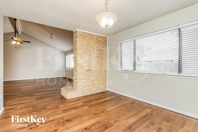 Photo - 2661 Claremont Dr