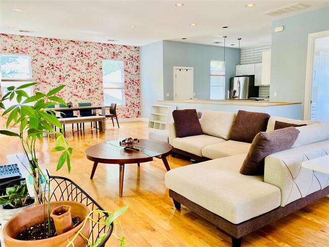 Photo - 5412 McCandless Street Townhome