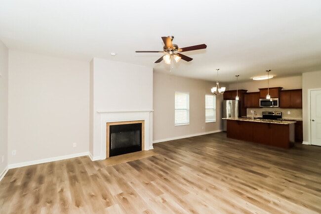 Photo - 257 Ranlo Ave