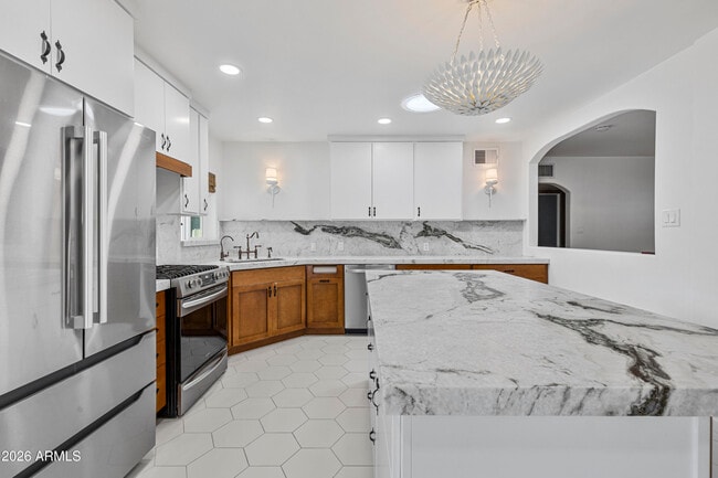 Photo - 4213 E Lewis Ave