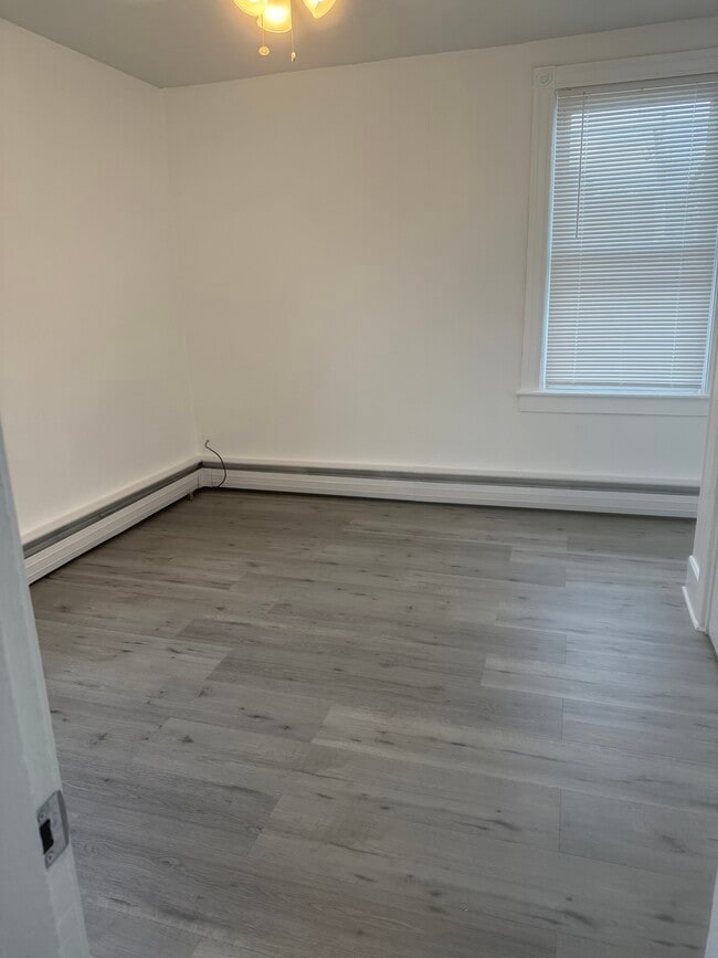 Photo - 955 Manton Ave Unidad 2nd Floor