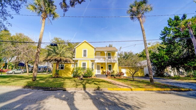 Building Photo - 14 Sanchez Ave Unit Apt A