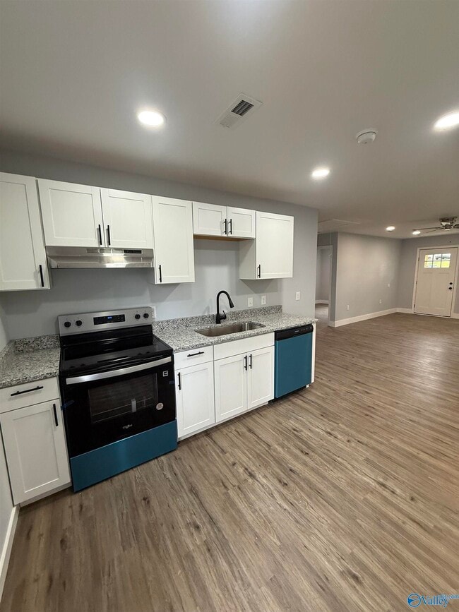 Photo - 3913 Pine Ave SW