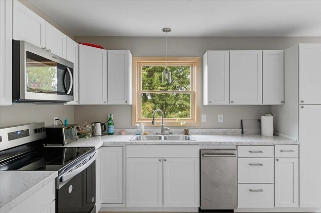 Photo - 89 Oakwood Dr