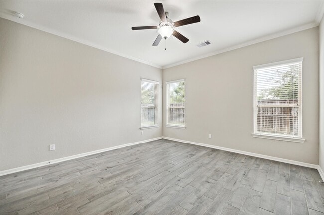 Photo - 1535 Giles Dr