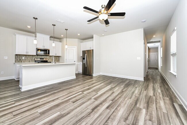 1604 Espy Aly