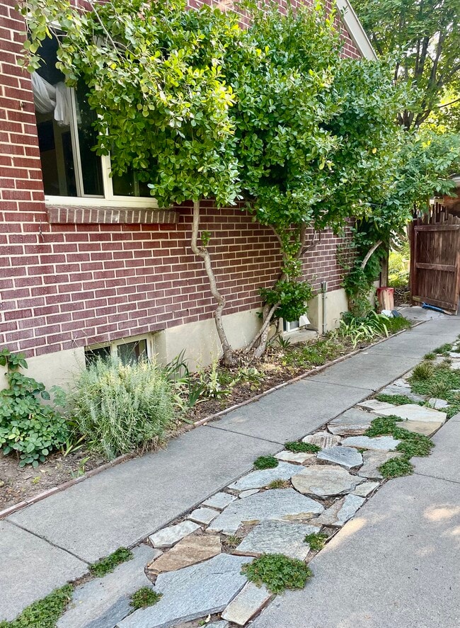 Photo - 2879 S Filmore St