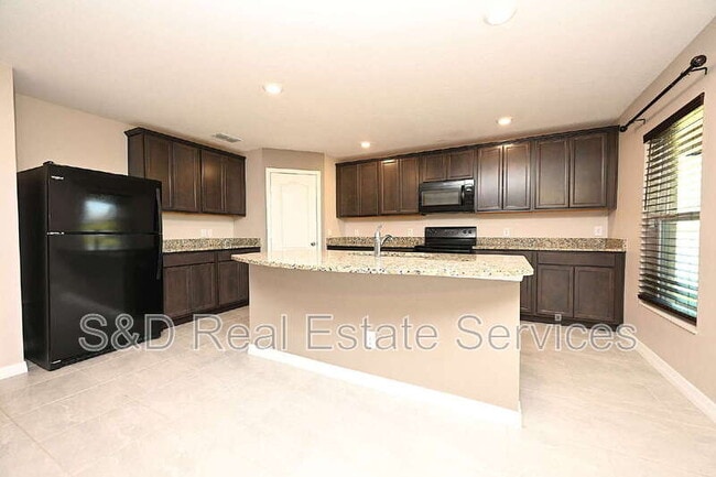 Photo - 1563 Swan Lake Cir