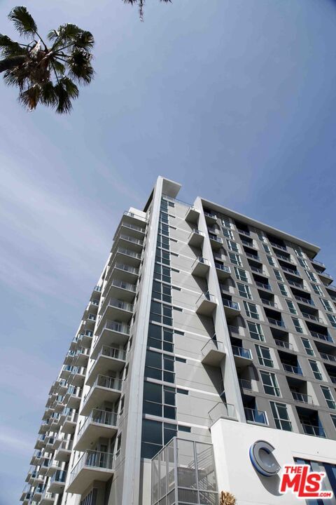 Building Photo - 707 E Ocean Blvd Unit PH1618 Rental