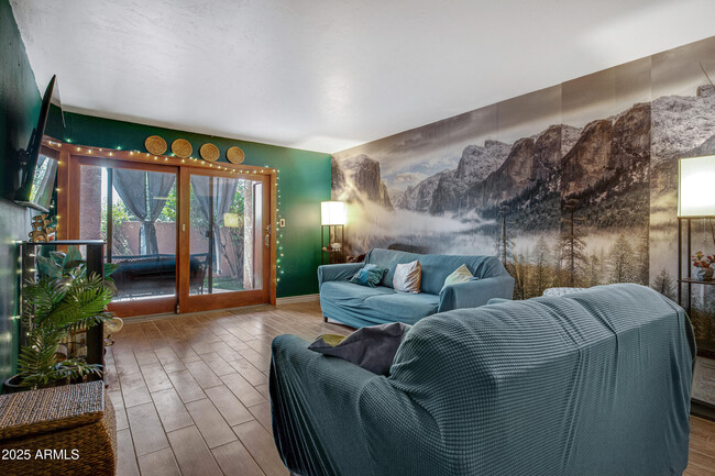 Photo - 540 N May Unidad 1131