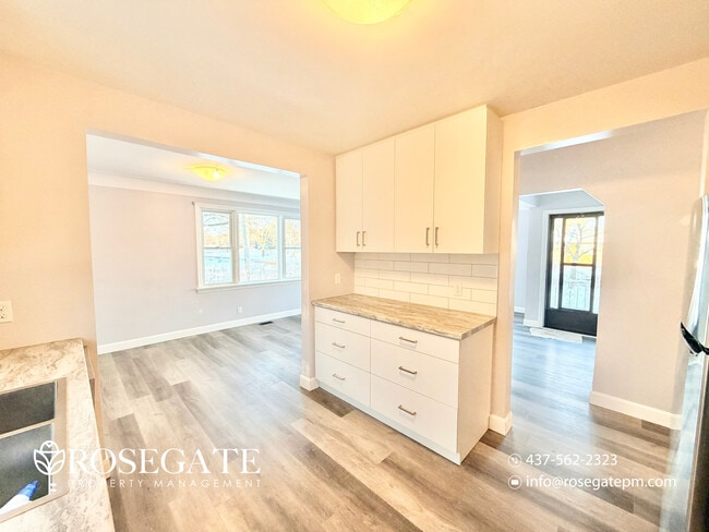 Photo - Spacious 3-Bedroom + Den Detached Home with Parking & Pet-Friendly Outdoor Space in Kitchener