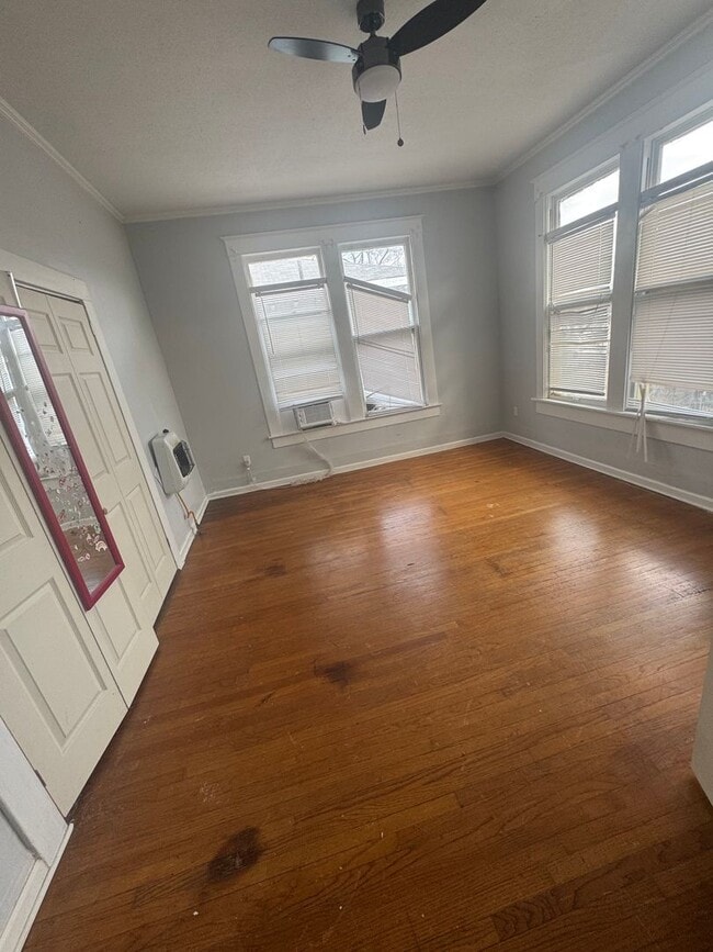 Photo - Two Bedroom Highland Apartment