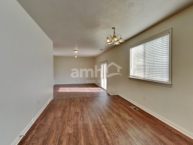 Photo - 468 E 1480 N