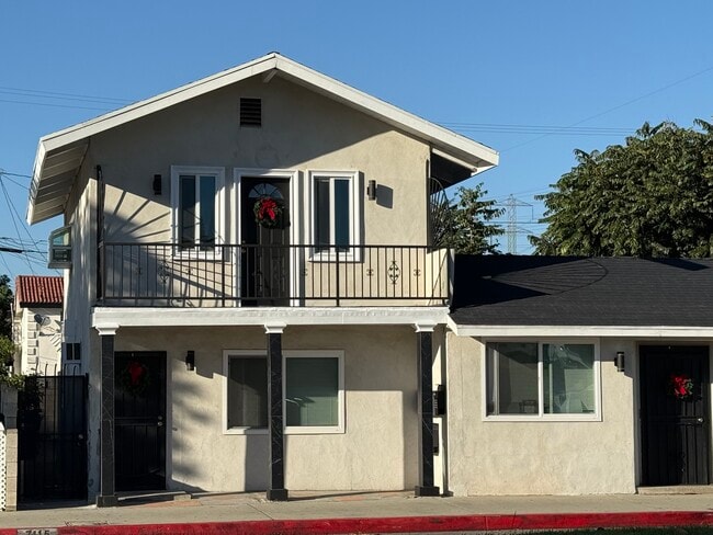 Building Photo - 7115 Somerset Blvd