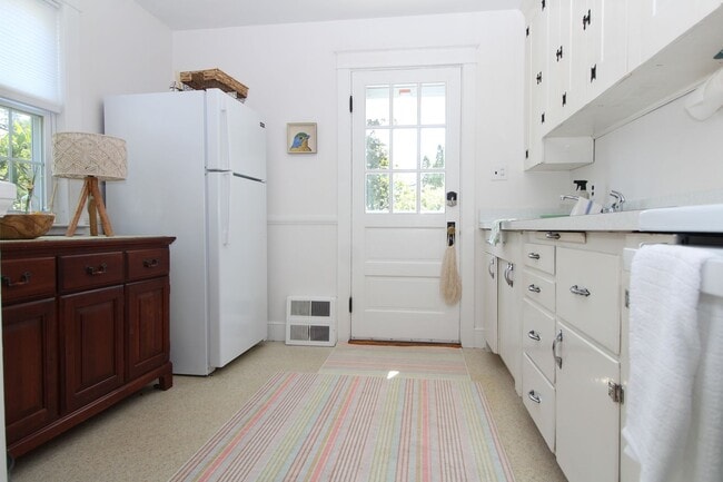 Photo - 32 Carlson St