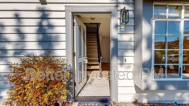 Photo - 657 Rinaldo St