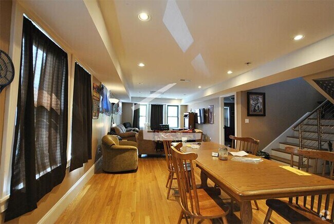 Building Photo - Top-notch and unique... Rental