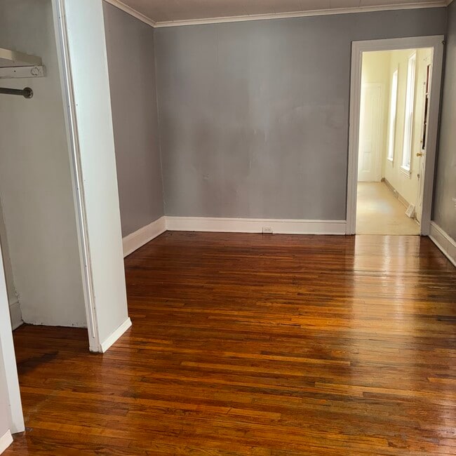 Building Photo - 330 N 4th St Unit 1st Floor