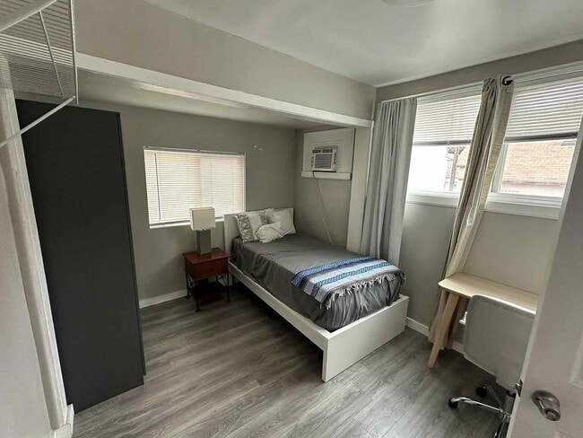 Photo - 1248 W 24th St