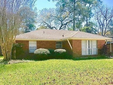 Building Photo - 2115 Gardenia Dr