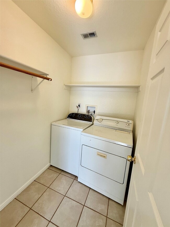 Photo - 827 Algoa-Friendswood Rd