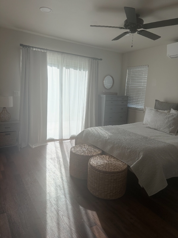 Photo - 2908-2958 58th St