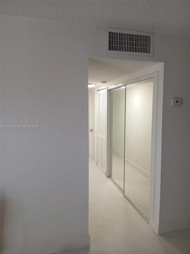 Photo - 8405 NW 8th St Unidad 311