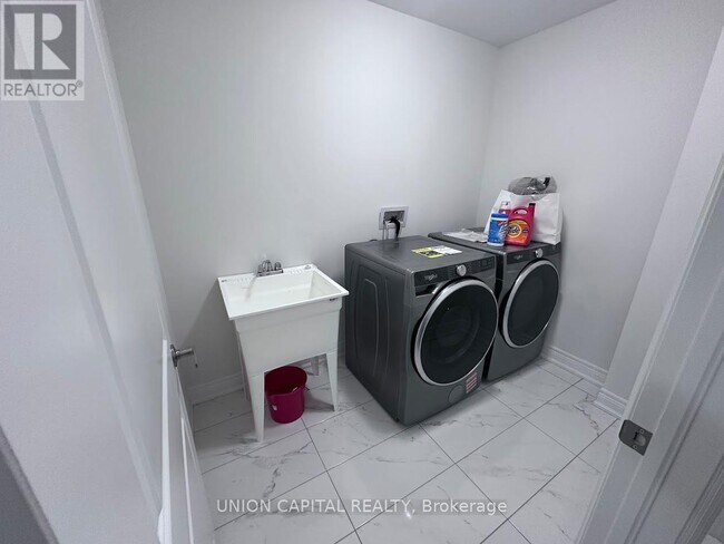 Photo - 555 Vine Cliff Blvd