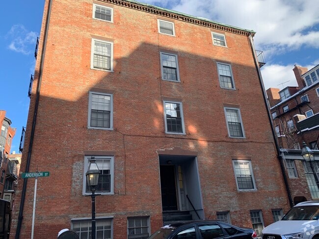 Building Photo - 16 Anderson St Rental