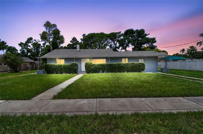 Building Photo - 910 43rd St W Rental
