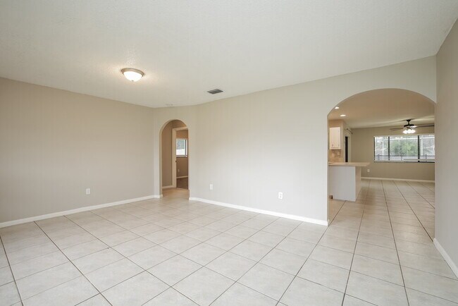 Photo - 433 SE 13th Pl