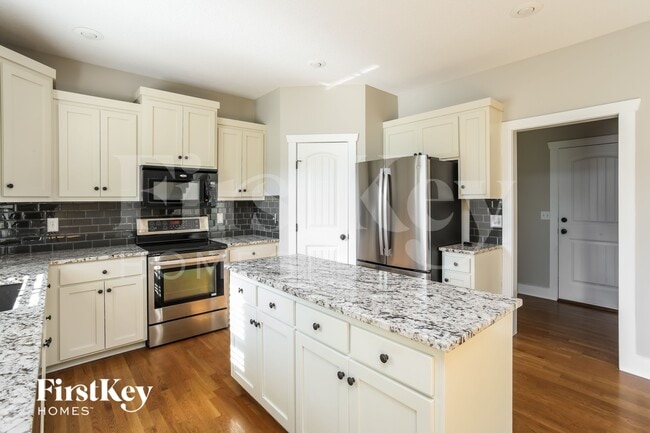 Photo - 4520 N 108th St